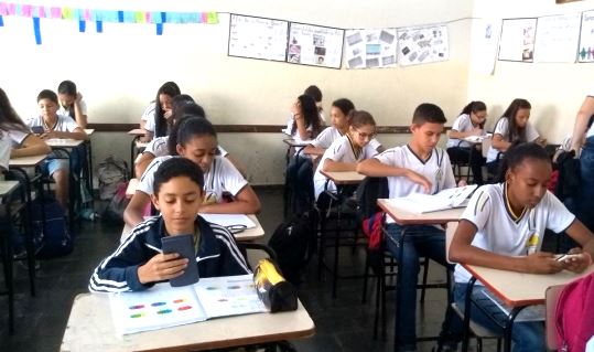 O projeto “Eu sou o escritor do Whatsapp” foi idealizado pela professora Regina Nogueira de Freitas e pela especialista Aline Zanetti. Foto: Arquivo da Escola